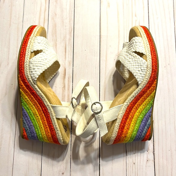 SO Wedge Sandal Pump • Fun Rainbow Platform 🌈 - Picture 3 of 5